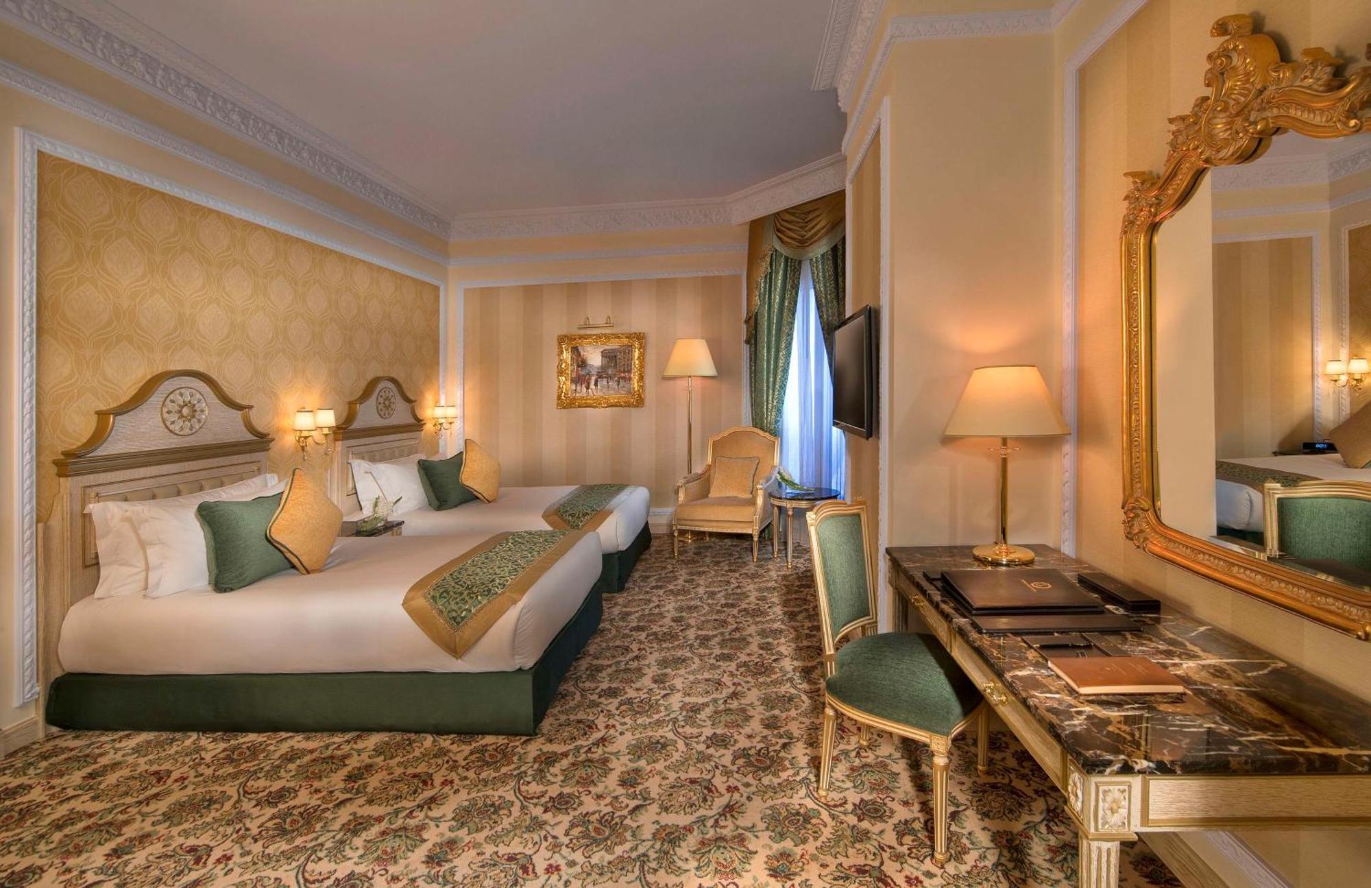 Royal Rose Abu Dhabi, A Curio Collection By Hilton Affiliated Hotel Exterior photo