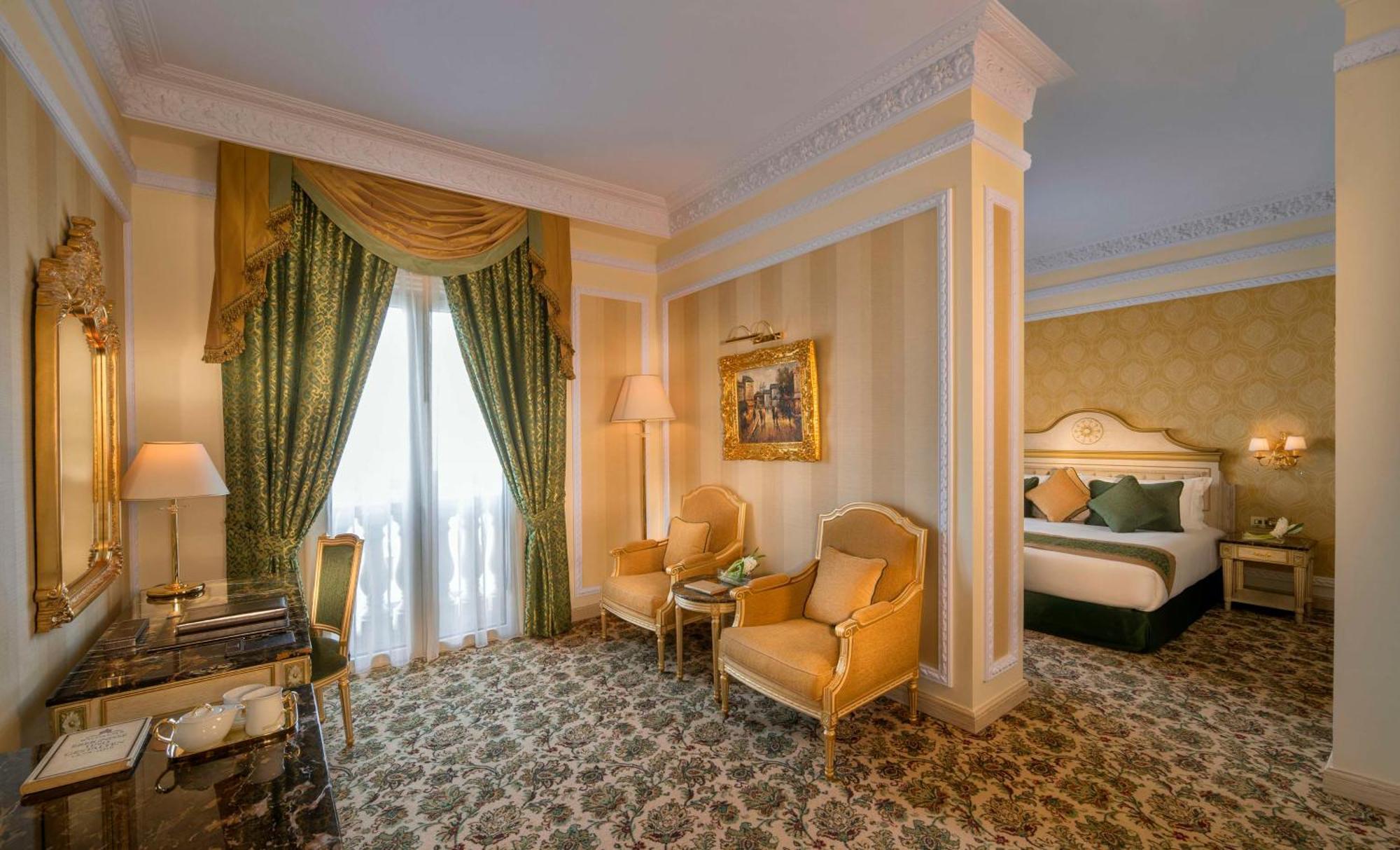 Royal Rose Abu Dhabi, A Curio Collection By Hilton Affiliated Hotel Exterior photo