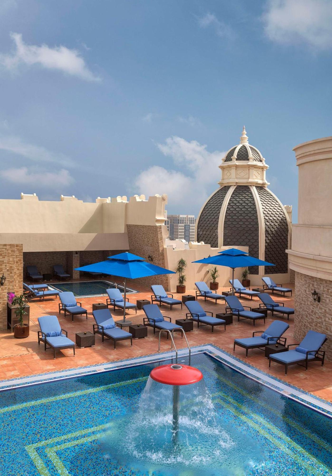 Royal Rose Abu Dhabi, A Curio Collection By Hilton Affiliated Hotel Exterior photo Rooftop pool