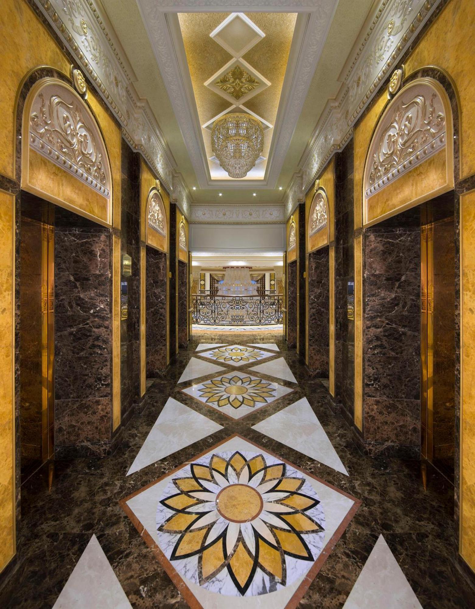 Royal Rose Abu Dhabi, A Curio Collection By Hilton Affiliated Hotel Exterior photo The interior of the hotel