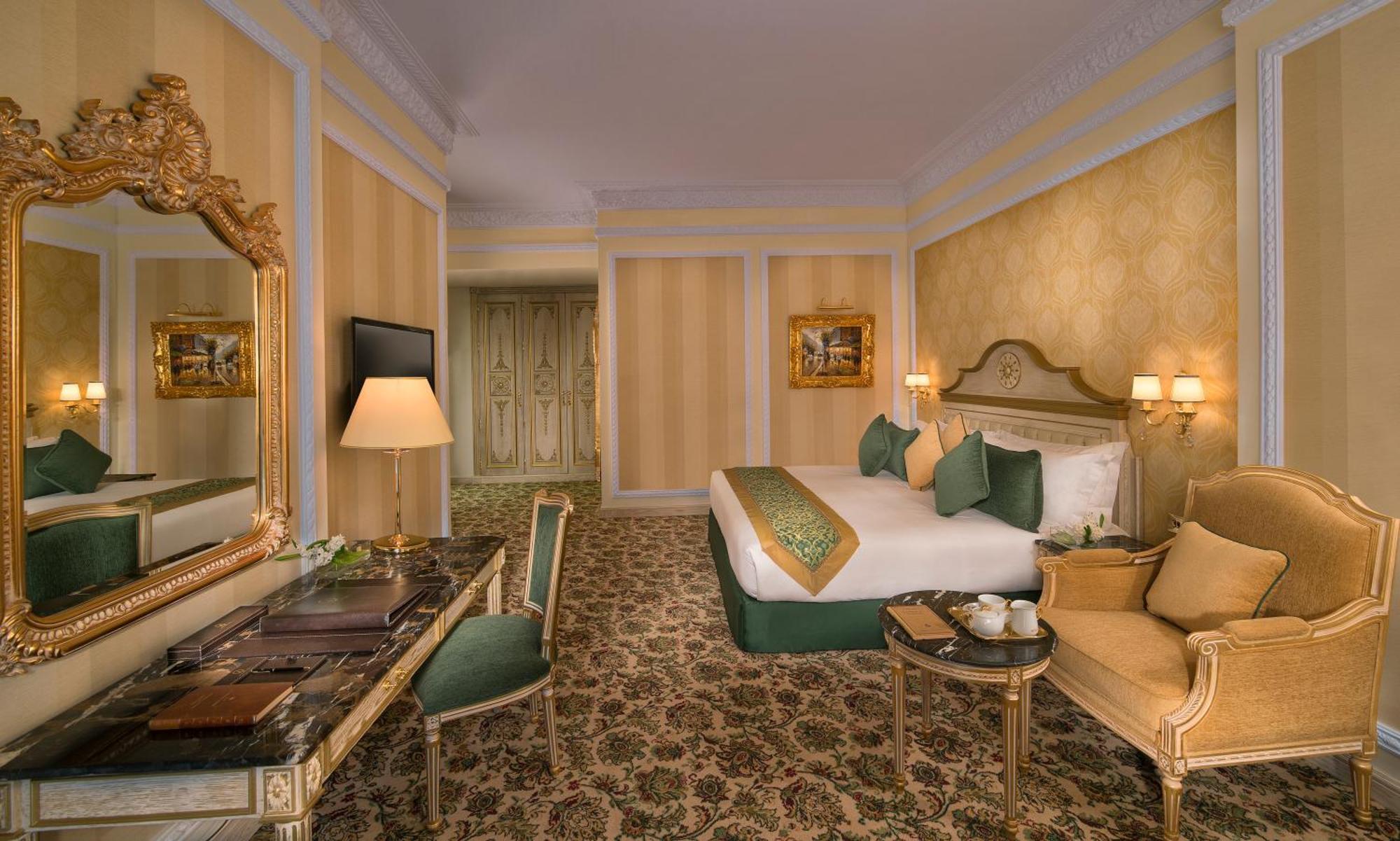 Royal Rose Abu Dhabi, A Curio Collection By Hilton Affiliated Hotel Room photo
