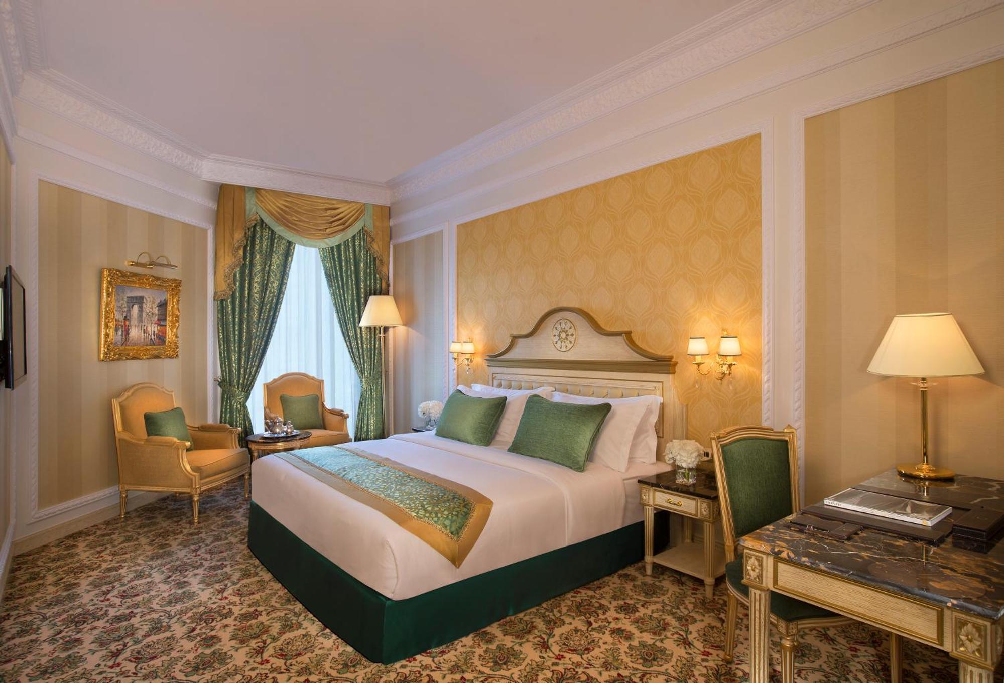 Royal Rose Abu Dhabi, A Curio Collection By Hilton Affiliated Hotel Room photo A room at the hotel